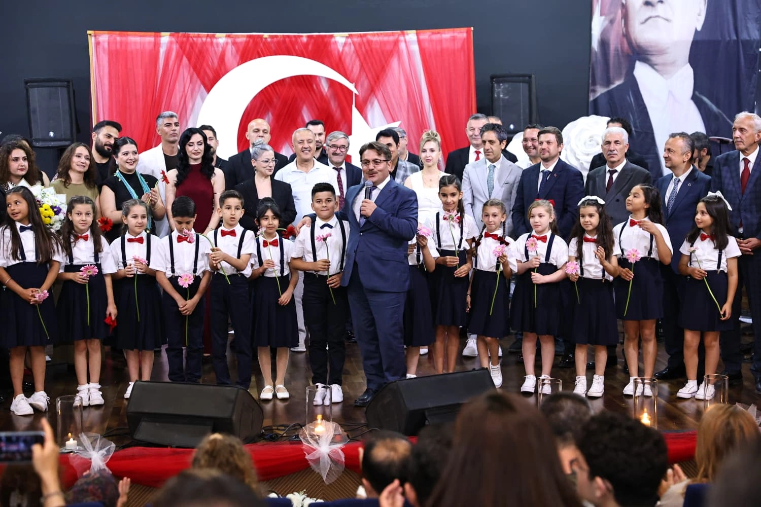 Sakarya Maarif Orkestrası ve Öğrenci Korosu İlk Konserini Verdi