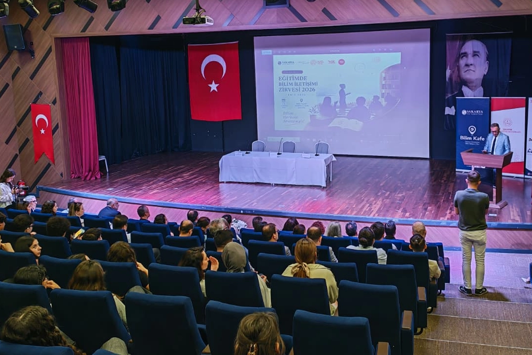 Sakarya’da Eğitimde Bilim İletişimi Zirvesi Düzenlendi